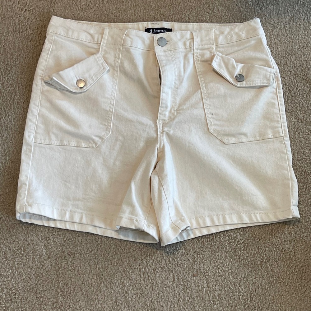 d. jeans White Cargo Shorts with Flap Pockets